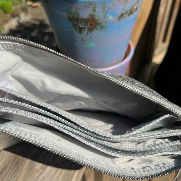 Silver Metallic Clutch, Isabella Scott, Sydney Austalia - Picture 3 of 3